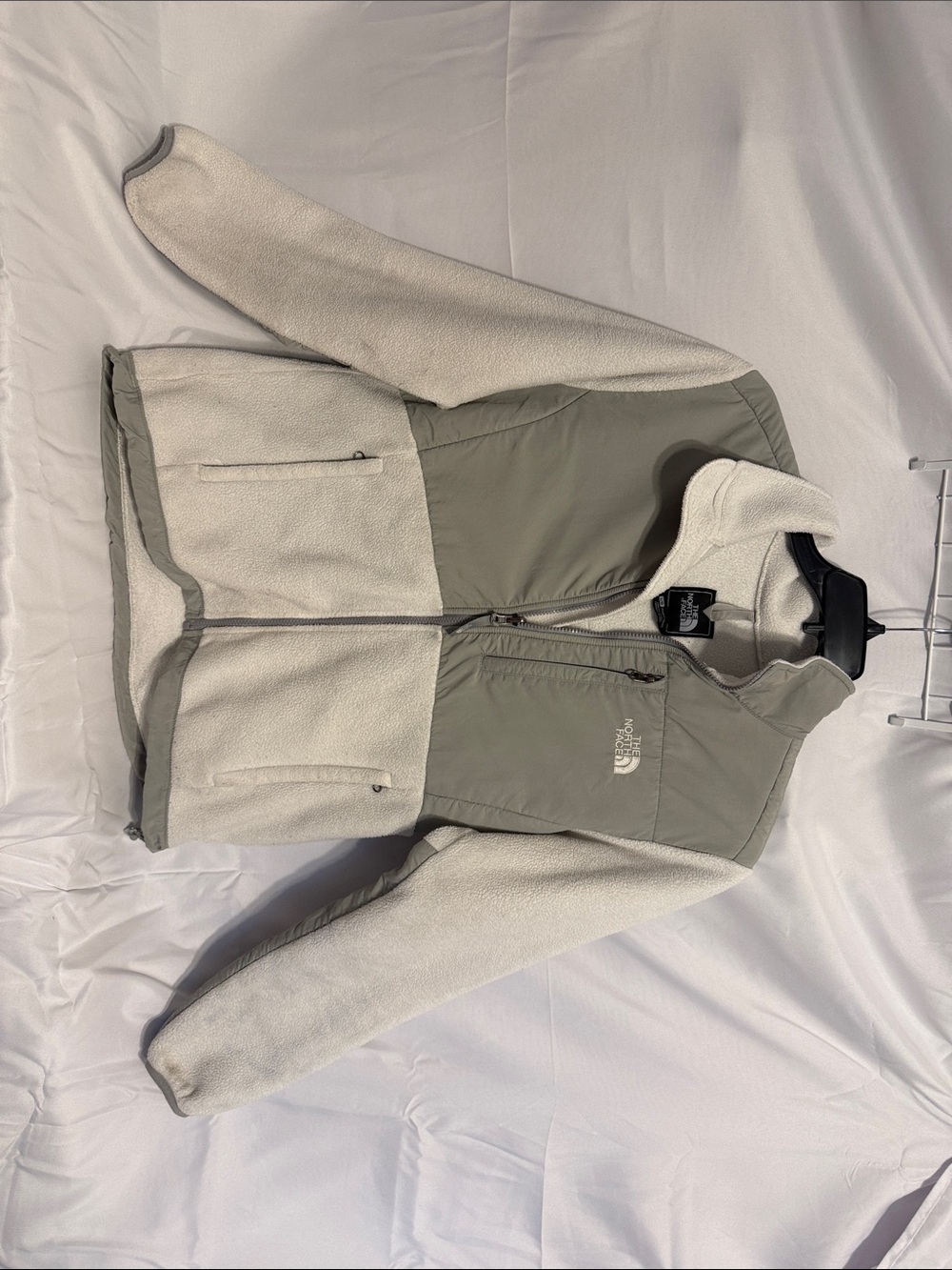 The North Face Woman’s Large Two-Tone Cream & Gray Lightweight Fleece Jacket